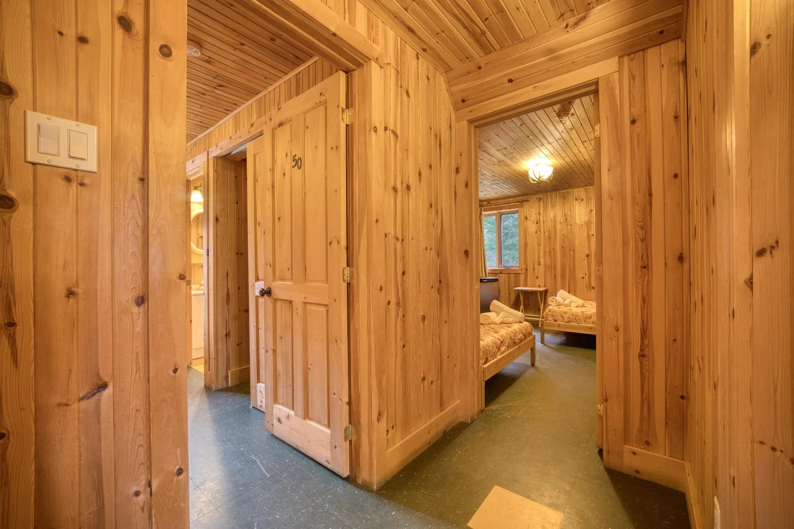 Loup | Spa privé | Parc des appalaches | 16 p — photo 4